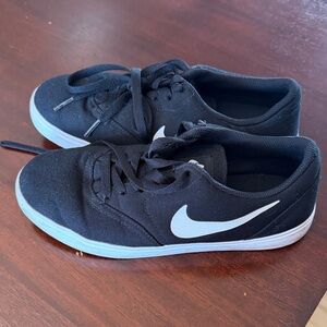 Boys Nike Black Canvas Sneakers